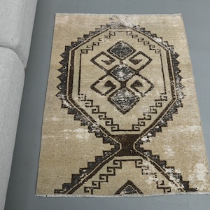 3&#39;0 x 3&#39;8 Ft Vintage Small Rug, Door Mat, Bath Mat, Handmade Wool Rug, Laundry Rug, Beige Black Rug, Kitchen Rug, Bedside Rug, 3x4 Door Mat