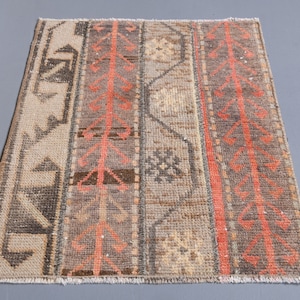 1&#39;6 x 1&#39;9 Ft Turkish Small Rug, Housewarming Gift, Hand Knotted Rug, Home Decor, Wool Rug, Entryway Rug, Kitchen Rug, Turkish Rug 2x2