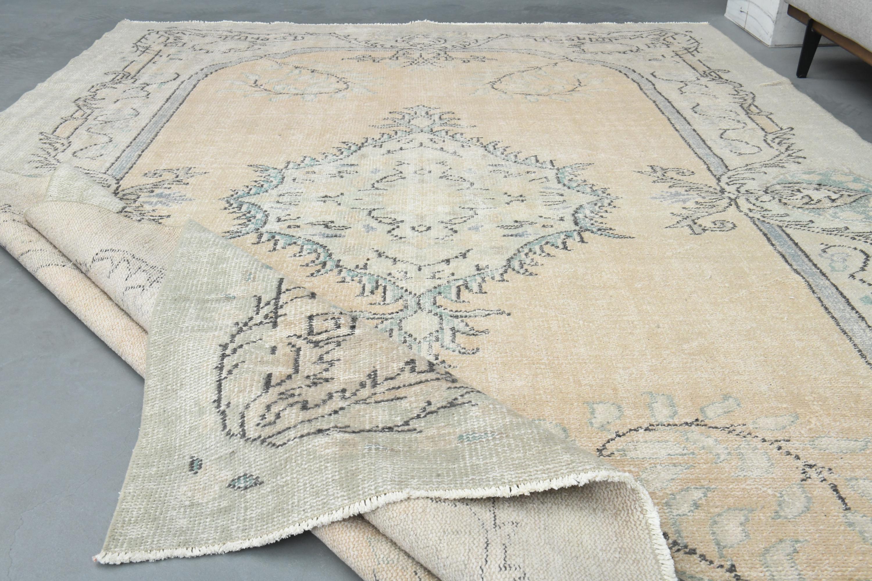 フワフワ！ ウールラグ 新品　ヴィンテージラグ ヴィンテージ風ラグ ウール100％の緑の絨毯 [NR5604フォレストグリーン