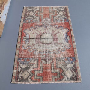 Tappeto turco piccolo 1&#39;5 x 2&#39;3 piedi, tappeto vintage fatto a mano, zerbino turco, tappeto 1x2, tappeto per ingresso, tappeto da cucina, tappeto da bagno, tappeto turco 1x2