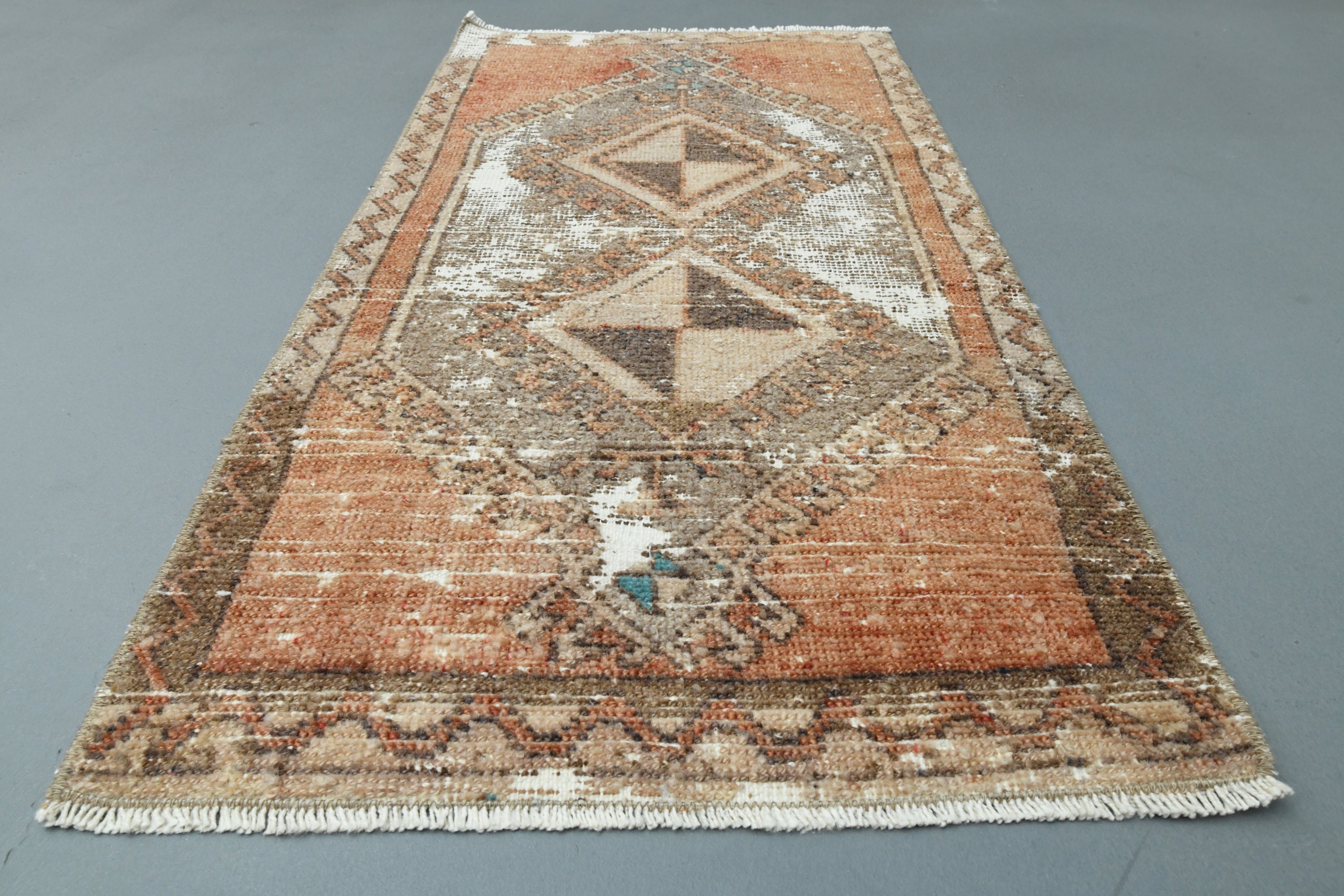 1'7 x 3'3フィートのミニマリストトルコ製ドアマット、2x3ヴィンテージ