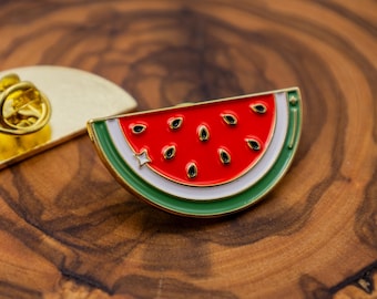 Pin’s Solidaire Pastèque Palestine Métal Émaillé et Doré – Badge Palestinien Fruit Militant Pastèque Symbole de Liberté & Solidarité