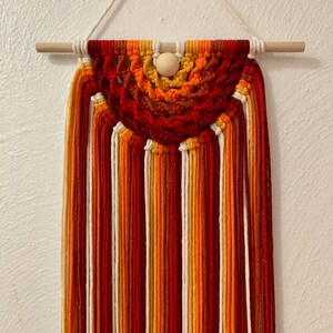 Mittelgroße Makramee Regenbogen Halbkreis Wandbehang Bild 2