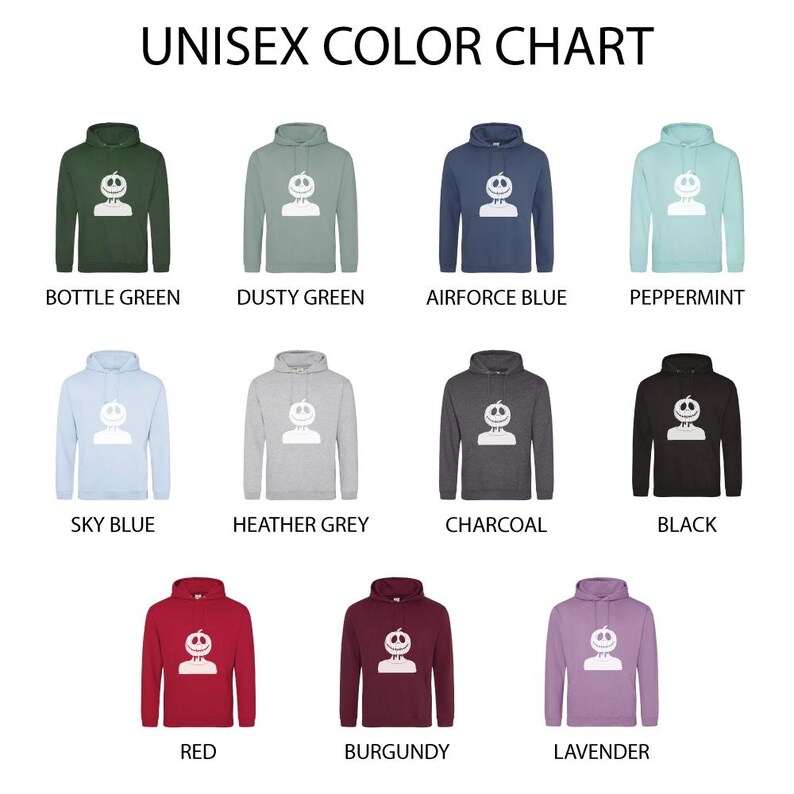 Op de afbeelding: Kleurenkaart met verschillende kleuren hoodies met een witte afbeelding van een pompoengezicht. De kleuren omvatten flessengroen, stoffig groen, luchtmachtblauw, pepermunt, hemelsblauw, heidegrijs, antraciet, zwart, rood, bordeauxrood en lavendel.
