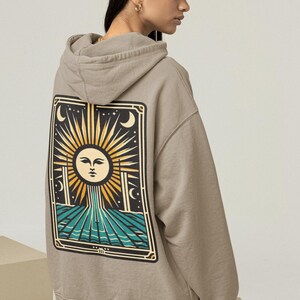 Hoodie "Tarot Card Sun" - Unisex Hoodie - BIOLOGISCH & EERLIJK