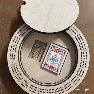 Planche de cribbage ronde - Rangement pour cartes et chevilles