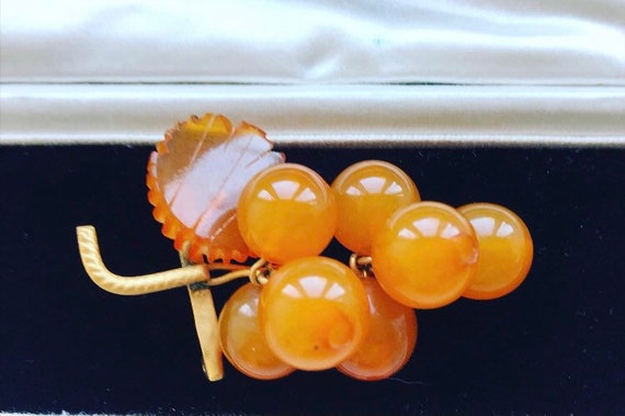 Beautiful 1930s/40s amber brooch