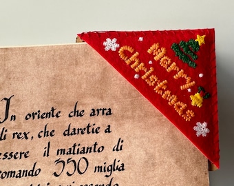 Merry Christmas Embroidered Corner Bookmark - Felt Triangle Page Stitched Corner Bookmark - Christmas Gift - Stocking Stuffers