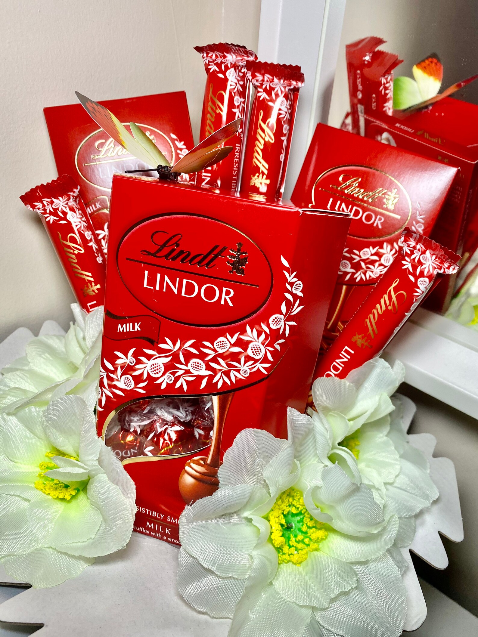 Luxury Lindt Lindor Chocolate Bouquet Gift Hamper Christmas Etsy