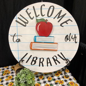 Library Interchangeable Door Hanger/Personalized Librarian Interchangeable Door Hanger/Handpainted Interchangeable Door Hanger