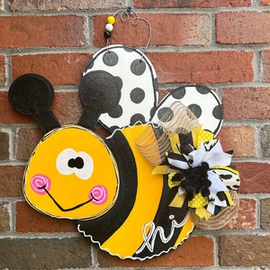 Busy Bee Door Hanger/Bumble bee Door Hanger/Busy bee welcome Door Hanger/White Bunny Door Hanger