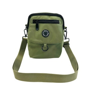 Ultimate Walkies Crossbody Tas - Olijfgroen - Hondenuitlaatzak Lente Zomer - Must Have voor hondenbezitters - Behandeltas met verstelbare bandjes