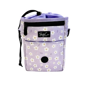 Walkies Crossbody Tas - Lilac Blooms - Hondenwandelschoudertas - Lila Paars met Wit Bloemmotief - Verjaardagscadeau Hondeneigenaar moet hebben