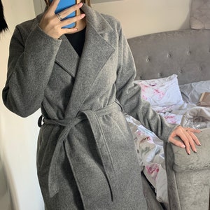 Manteau gris ceinturé look laine