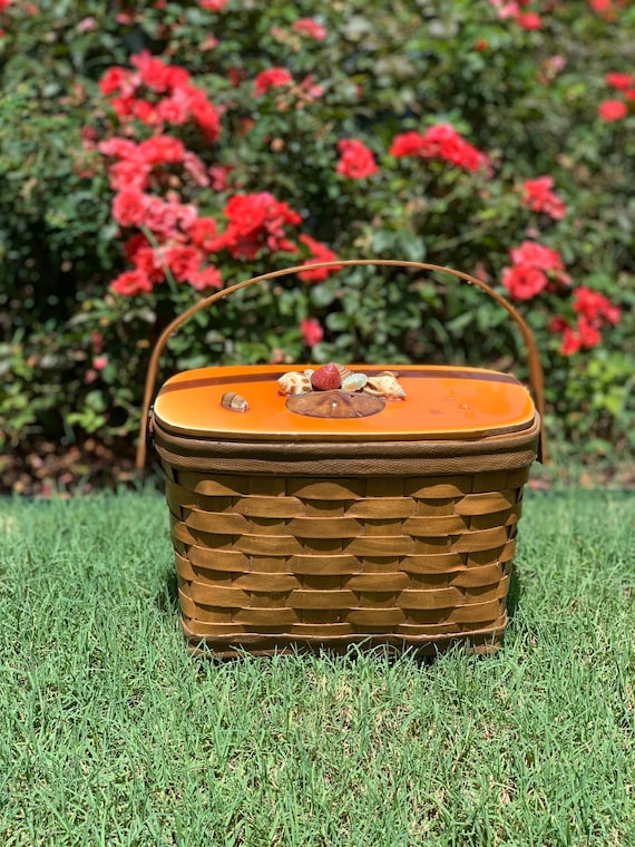 Super Cute 1950s Basket Purse