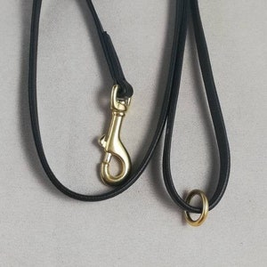Leash in soft leather, 125 cm with ring in the hand strap