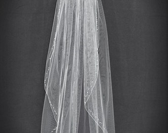 Bridal Veil Cut or Cranked Edge Crystal Beads and Rhinestone Embellished Veil Elegant Bride Pearls on Comb