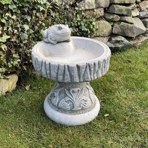 Small Rustic Stone Garden Birdbath with Frog – Ornate Base, UK Made DGS Statues