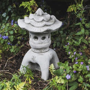 Discount Garden Statues Traditional Small Pagoda With Classic Top