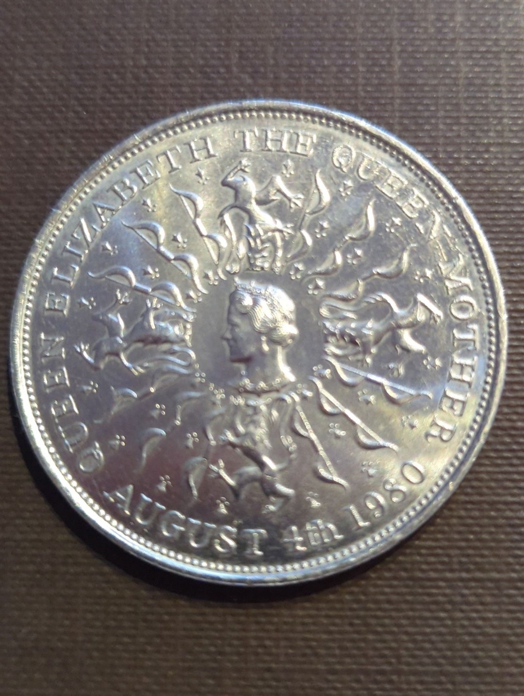 ヴィンテージコイン エリザベス女王 1980年8月4日 - Etsy 日本