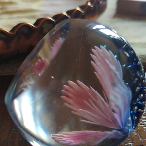 Vintage Glass Flower Paperweight.
