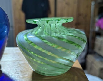 ヴィンテージガラス コバルトブルー、アマンダ・ポッジガラス製品 バド