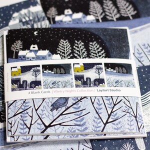 Jeu de cartes de Noël hivernales – 4 cartes artistiques vierges faites à la main avec des scènes de linogravure enneigées – Cartes carrées pour des voeux festifs et des cadeaux