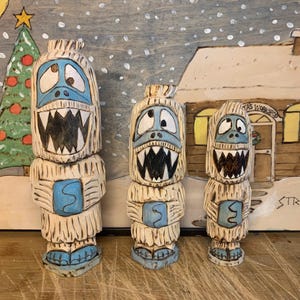 Bumble, un'opera d'arte popolare intagliata a mano... L'abominevole mostro delle nevi del Nord! La leggendaria statuetta di Rankin & Bass intagliata nel legno di tiglio.