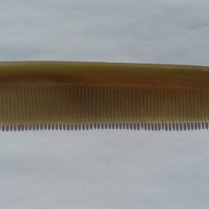Fine tooth horn comb