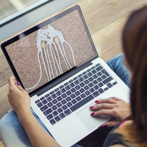 making-macrame-on-desktop