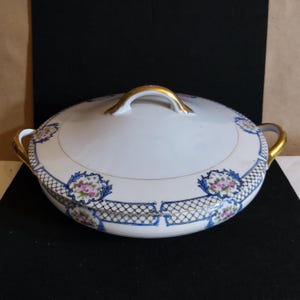 Vintage Noritake Covered Serving Bowl, 1 chip