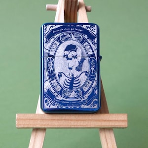 Gepersonaliseerde aansteker met skelet vintage portretkunst, gegraveerd ontwerp, hervulbare en herbruikbare aansteker, huwelijkscadeau, gepersonaliseerd cadeau
