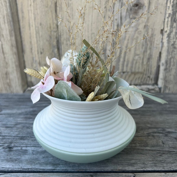 Trockenblumenset in einer hochwertigen Keramik Vase mit außergewöhnlichen Design