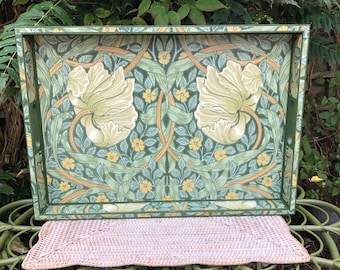 Grön träbricka William Morris Pimpernel Liguster & Slate bricka. Stor bricka. Handgjord. XL ottomansk bricka.