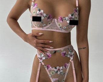 Embroidered lingerie set,Floral lingerie set,Lace panty,Sheer bra,Embroidery lingerie,Floral mesh lingerie,Floral bralette,Lingerie flower