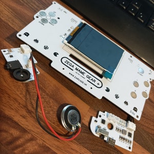 Zega Mame Gear / Game Gear to Raspberry Pi Mod Kit mit Display und Stecker