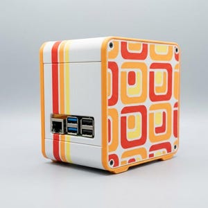 70年代SFレトロ風ラズベリーパイ用ケース
