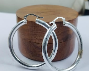 Örhängen i 925 sterlingsilver, huggee hoops silver, minimalistiskt runt örhänge, silversmycken med klämma, grovt örhänge, julklapp