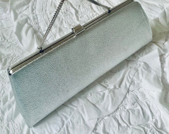 Vintage, jaren 60, zilver metallic clutch portemonnee, met verborgen kettinghandvat