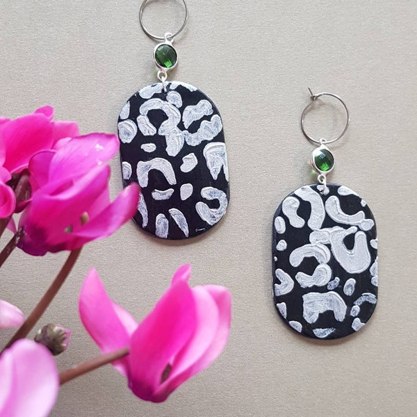 Pendientes de arcilla polimérica pintados a mano de leopardo regalo para ella