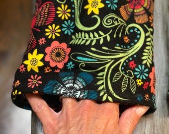 Hand heating pad pillow with Rice and flax for use with microwave to pamper hands and wrists