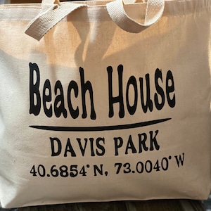 Beach house Davis Park large beach tote bag