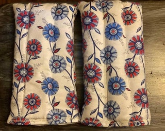 Hand heating pad pillow with Lavender for use with microwave to pamper hands and wrists