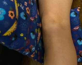 Knee heating pad for front and back of knee microwaveable and reusable