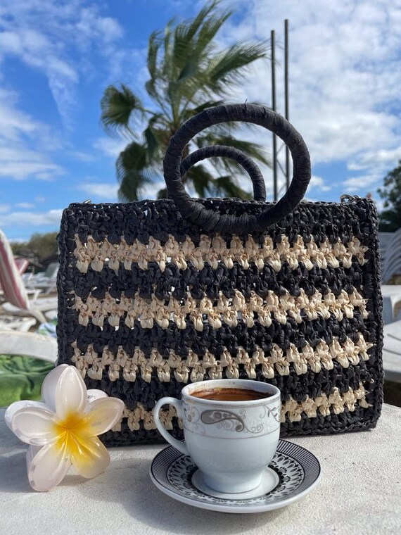 Andmade Borsa a tracolla giornaliera nera beige lavorata a maglia