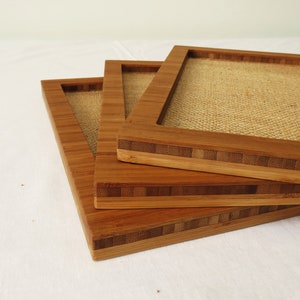 Espositore per orecchini in bambù, gancio in legno per ganci a bottone, spille e distintivi smaltati, eco-decorazione per la casa, cornice fatta a mano, organizzatore per collane e anelli.