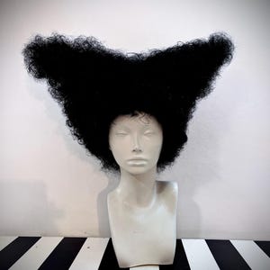 georgian fantasy curly , historical white period baroque wig , costume , cosplay , Marie Antoinette Victorian ringlets dama madhatter