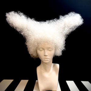 georgian fantasy curly , historical white period baroque wig , costume , cosplay , Marie Antoinette Victorian ringlets dama madhatter