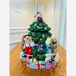 Vintage Spode Christmas Tree Hand Painted Toy Around The Tree Lidded Ceramic Cookie Jar Original Boxed