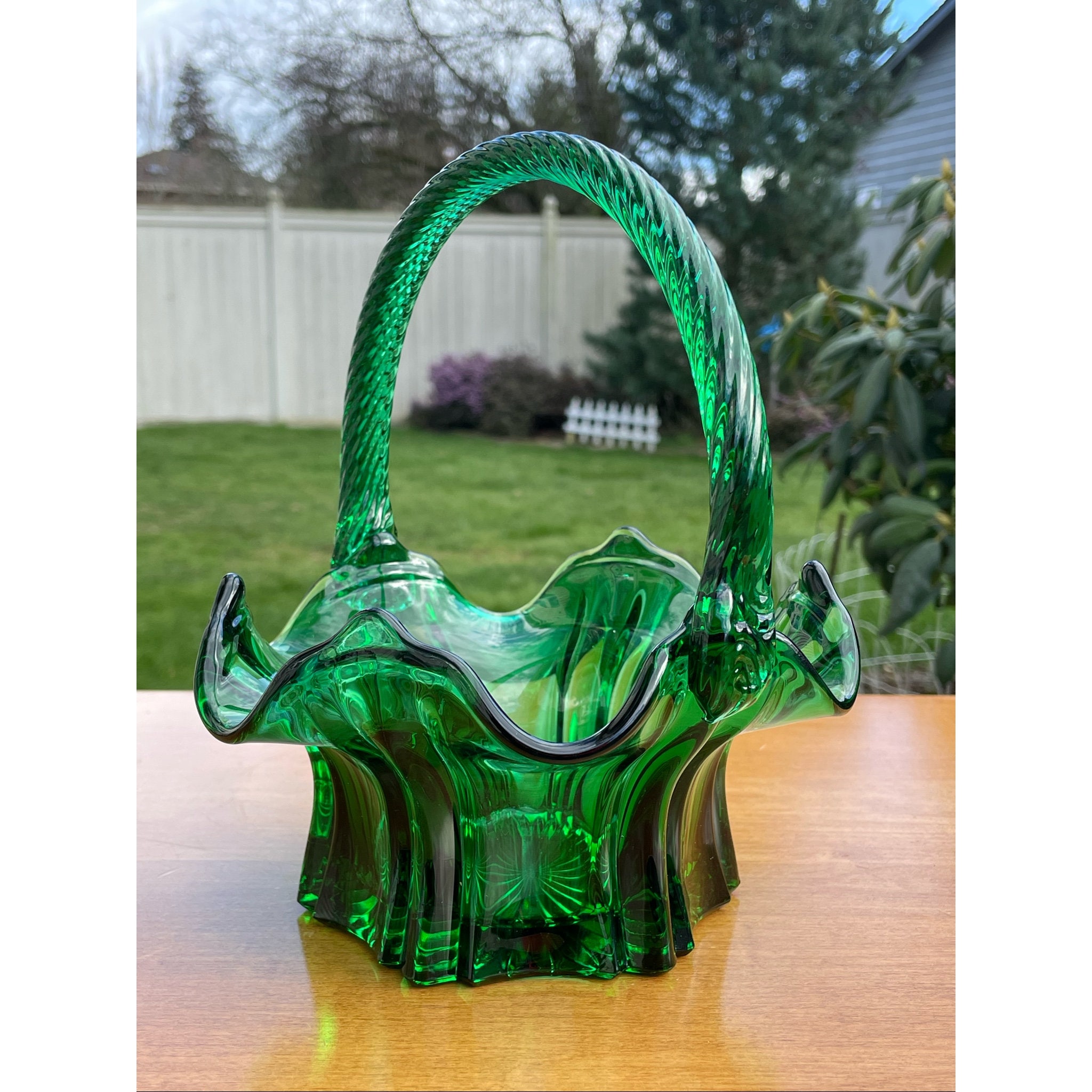 Vintage Emerald Green Fenton Art Glass Ruffled Swirl Twisted